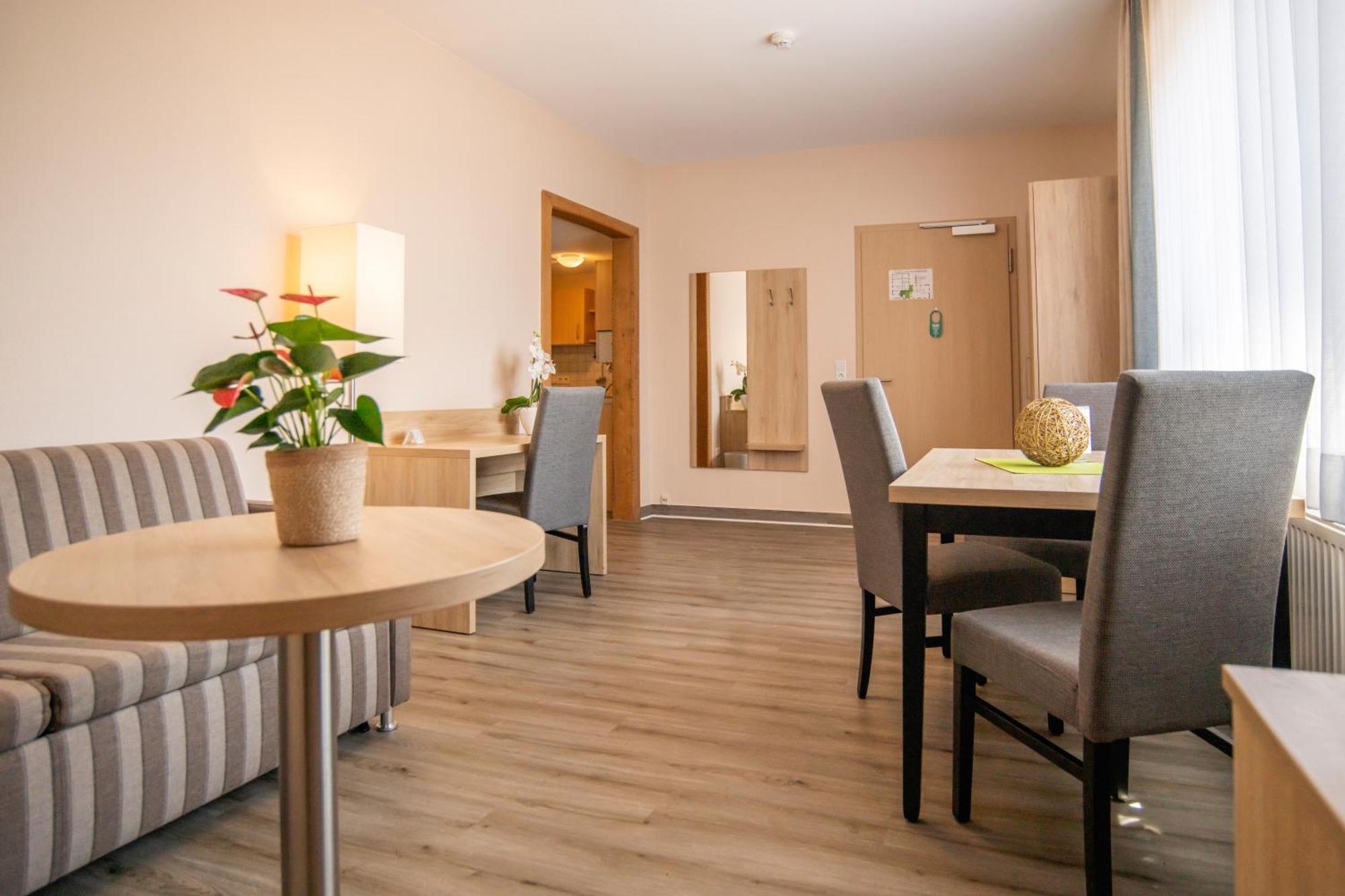 Hotel Garni Zur Alten Post Лембрух Екстериор снимка