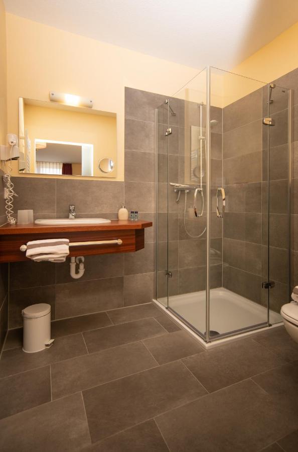 Hotel Garni Zur Alten Post Лембрух Екстериор снимка