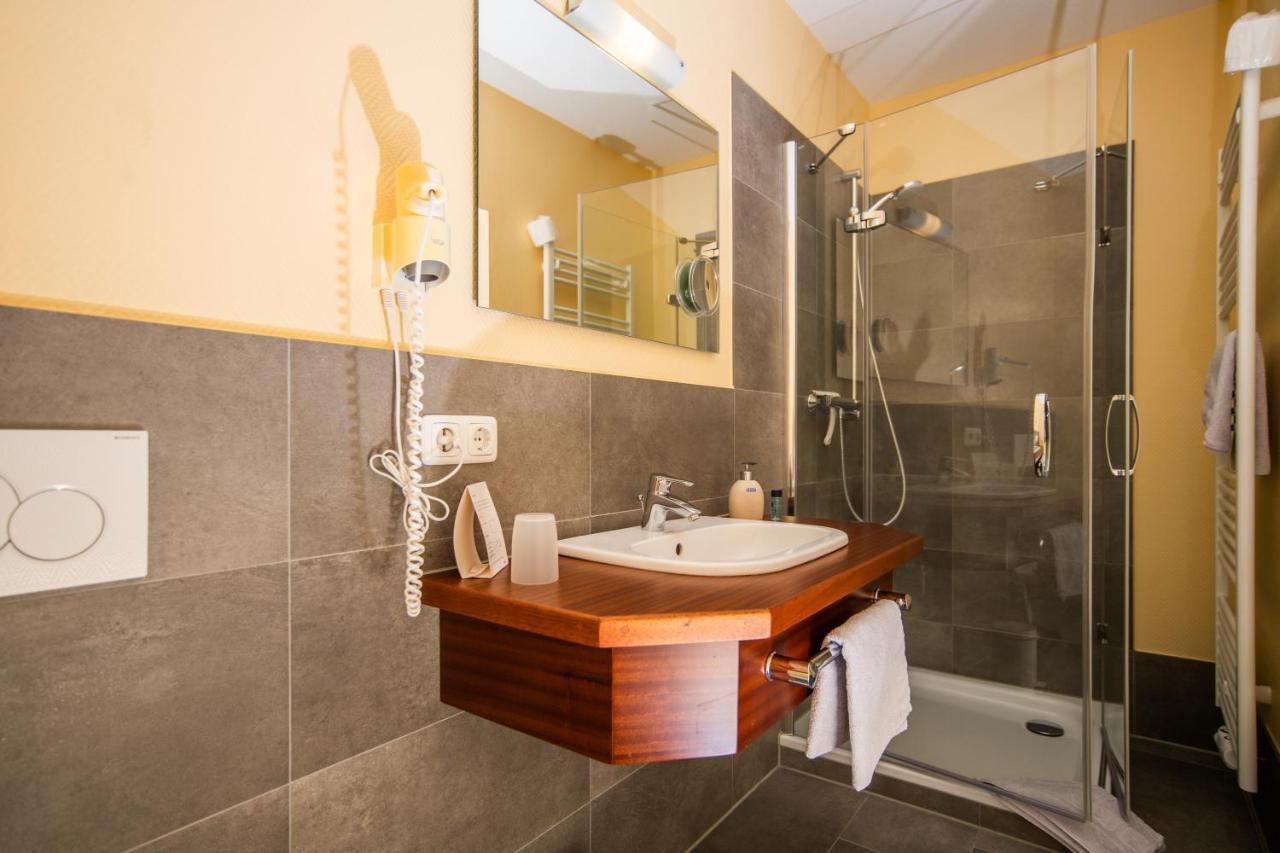 Hotel Garni Zur Alten Post Лембрух Екстериор снимка